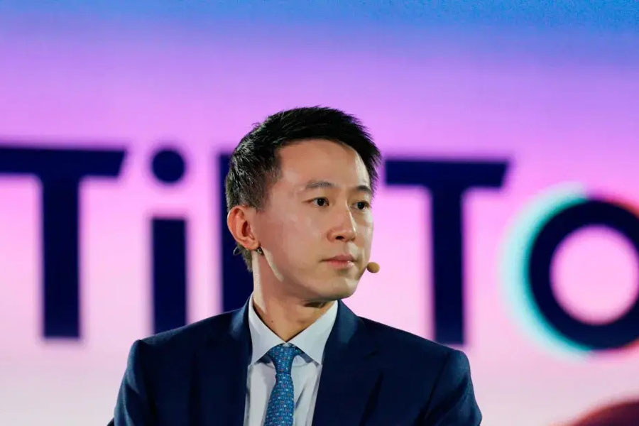 The Great Algorithmic Divide: How TikTok Builds Community While Facebook Fosters Discourse — and why American’s trust Tiktok more than they do, Mark Zuckerberg